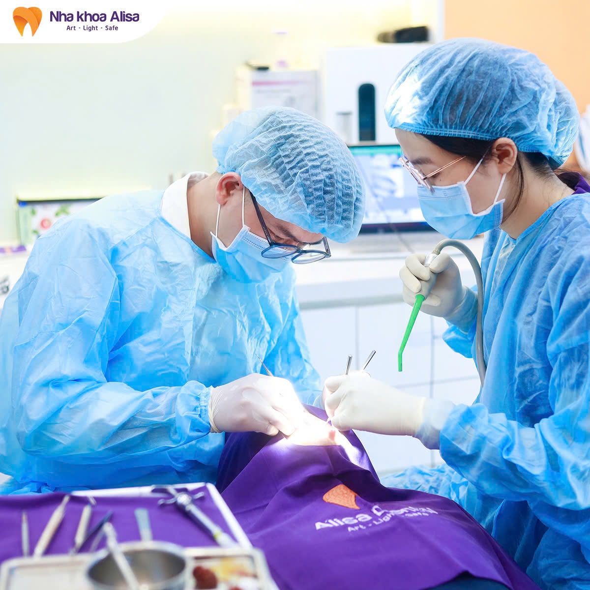 Qualifications to Look for in an Implants Dentist